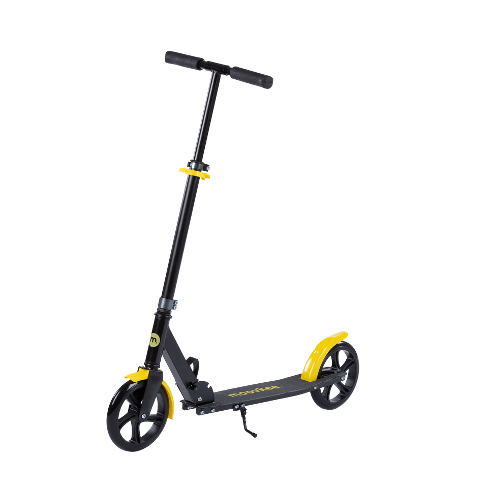 Samokat-MAX-200-mm-NICE-BLACK-BANANA-YELLOW-23269_3 Salokāms pilsētas skrejritenis ar lielajiem riteņiem - Image 1